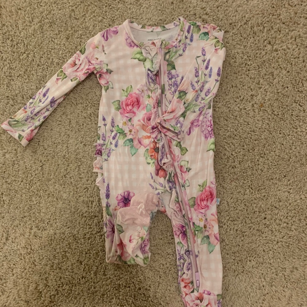 Discontinued Posh Peanut Arabella footie